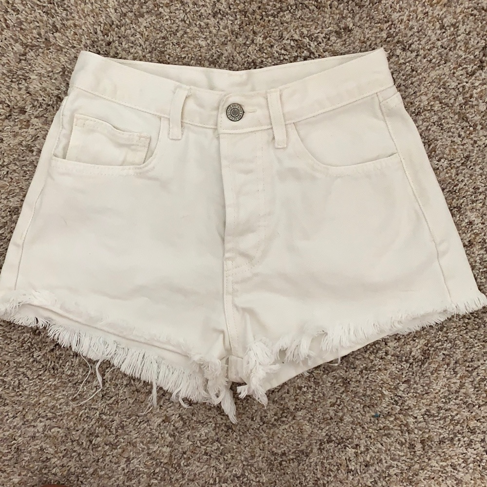 Gault/Brandy Melville cream/white colored shorts